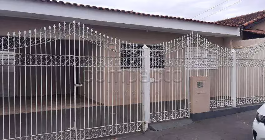 Casa com 3 quartos para alugar na Rua João José Alves, Jardim Santo Antônio, São José do Rio Preto
