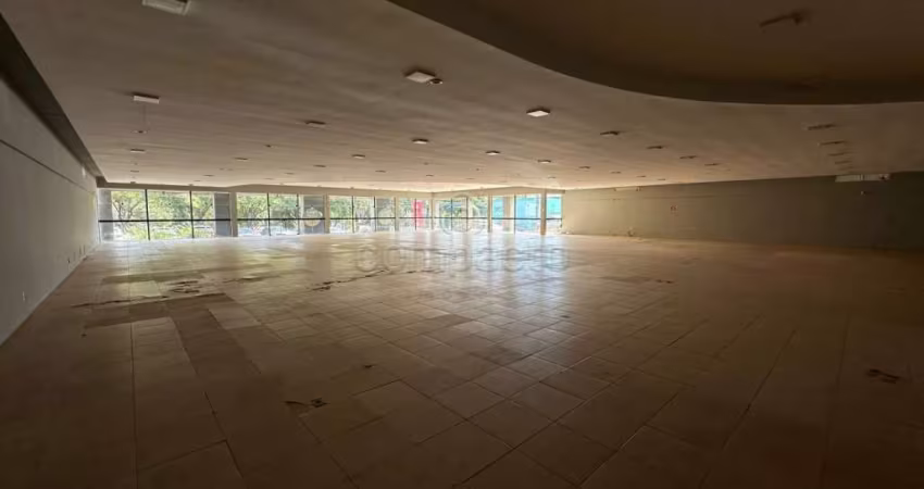Loja na Avenida JK com mais de 1100 m2!!!