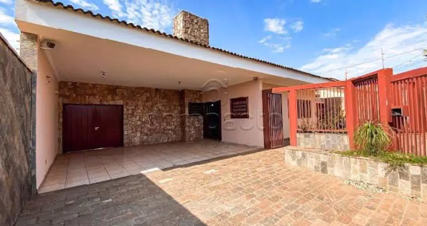 Casa com 4 quartos para alugar na Rua José Prudêncio Drigo da Silva, Jardim Tarraf, São José do Rio Preto