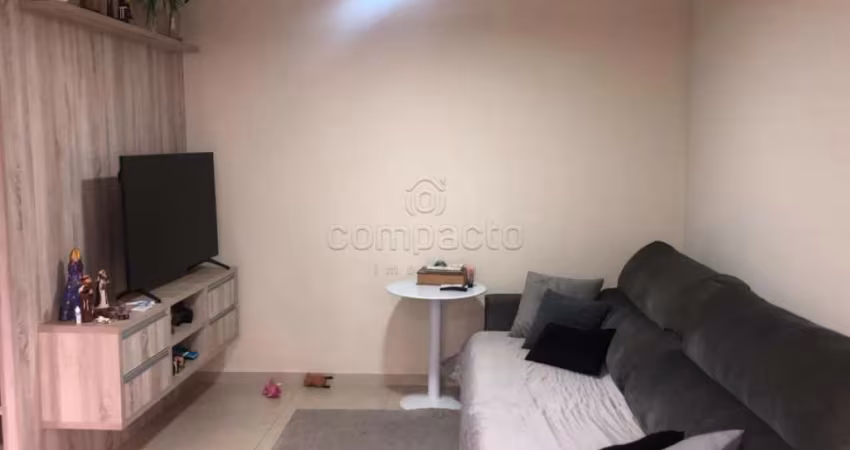Casa assobradada 3 quartos no Residencial Village Imperial