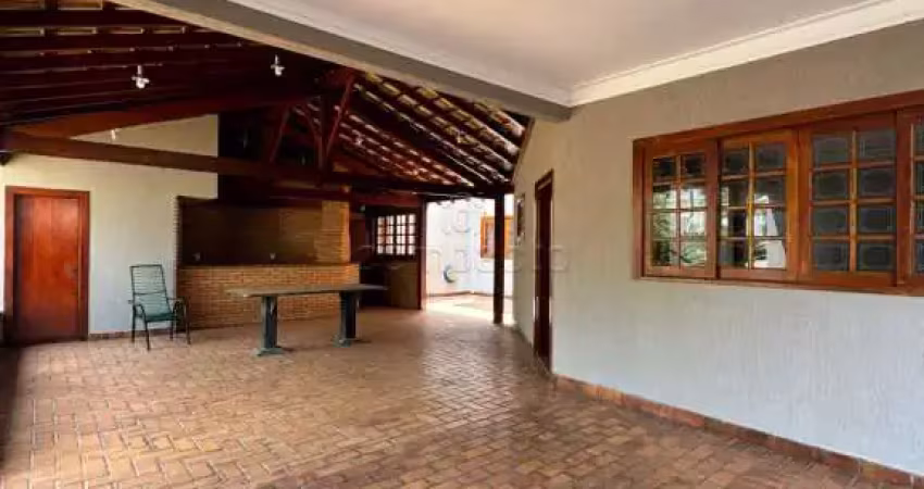Casa comercial para alugar na Rua Orlando Vescovi, Universitário, São José do Rio Preto