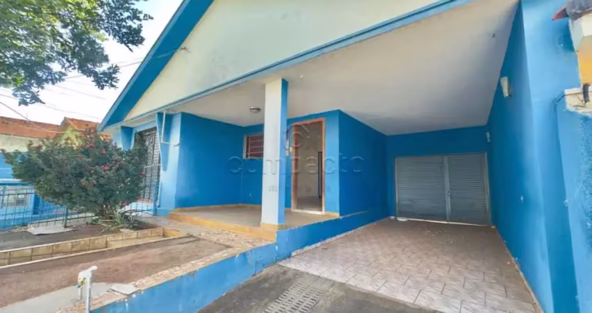 Ótima e ampla casa comercial ou residencial com 03 quartos