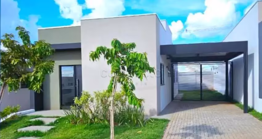 Linda e ampla casa em condomínio fechado com 03 quartos.