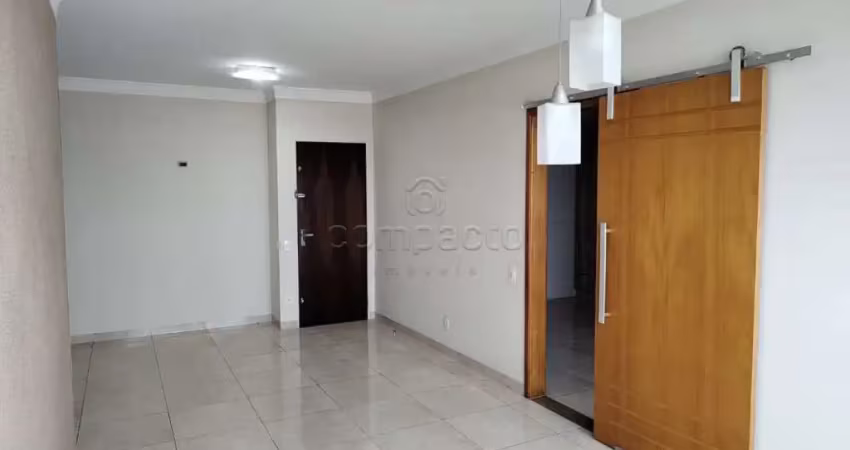 Apartamento com 3 quartos para alugar na Rua Padre Ernesto, Centro, Mirassol