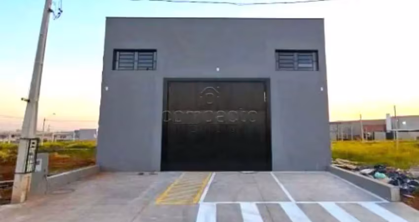 Excelente e amplo salão com 160m² para locação, imóvel novo!