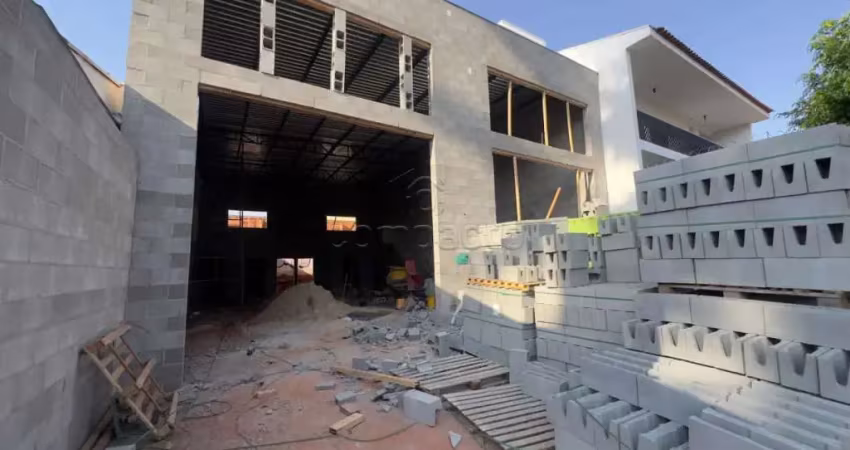Lindo e amplo salão com 200m² para locação, imóvel novo!