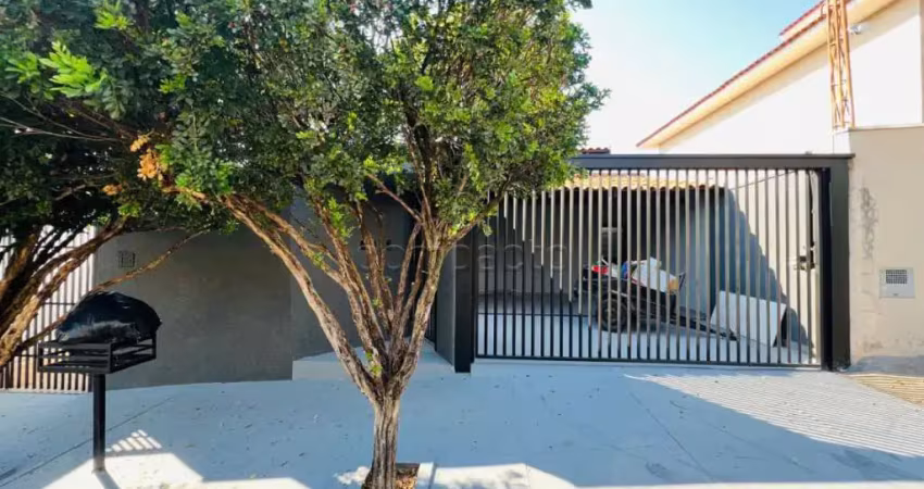 Casa com 3 quartos e varanda com churrasqueira para alugar - residencial cidade jardim