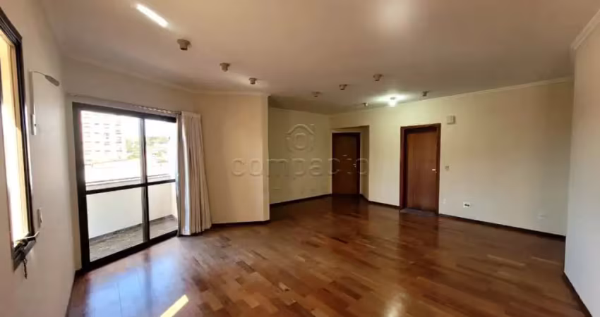 Apartamento com 3 quartos para alugar na Rua Antônio de Godoy, Centro, São José do Rio Preto