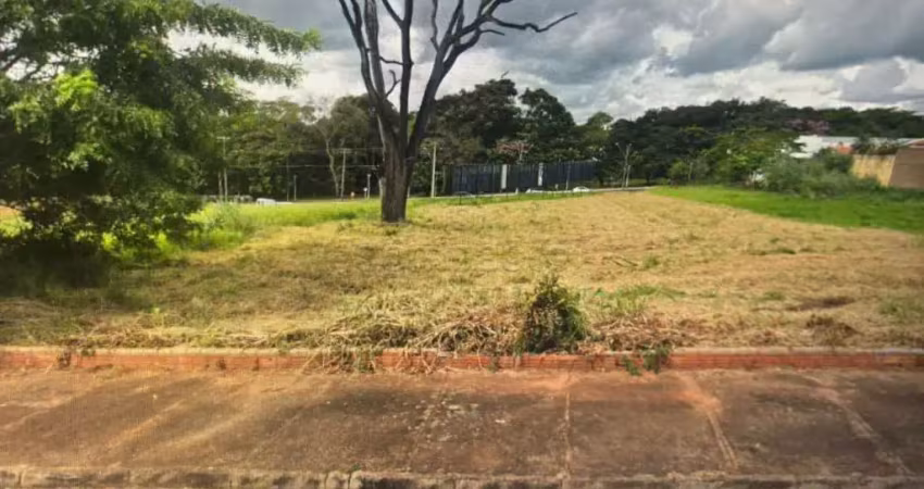 Excelente terreno medindo 2.672,15m² - bairro universitário.