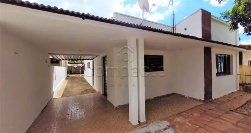 Casa com 3 quartos para alugar na Rua Moysés Miguel Haddad, Jardim Canaã, São José do Rio Preto