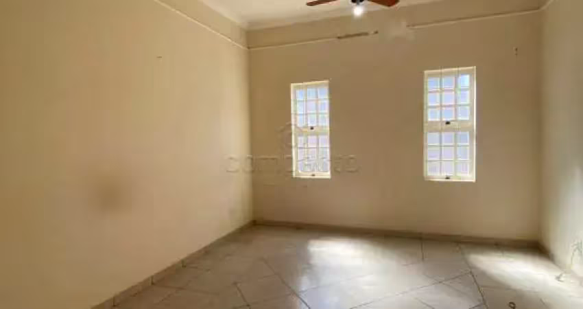Casa com 3 quartos para alugar na Rua Feres Bucater, Jardim São Marco, São José do Rio Preto