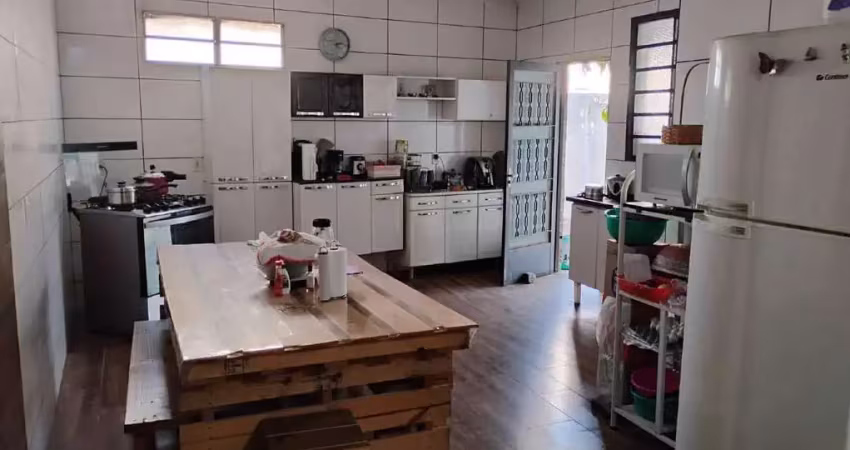 Casa com 4 quartos à venda na Sapucaias III, Contagem 