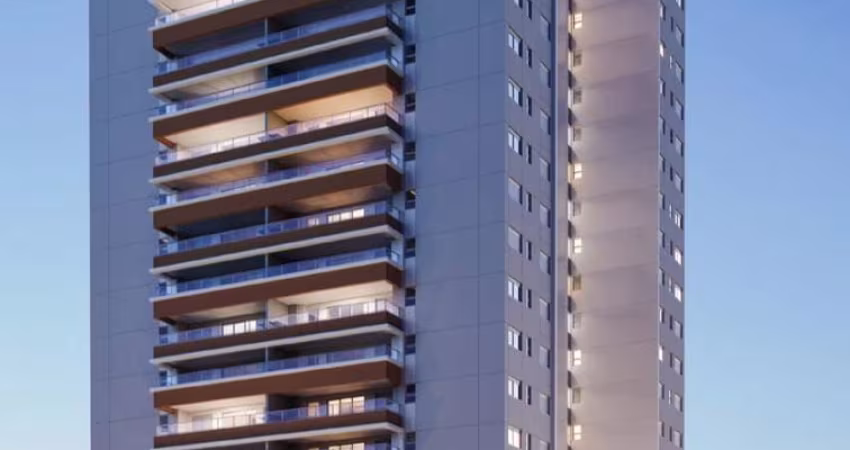 Magnifico apto. de frente - linda varanda com vista permanente - ampla sala para 3 ambientes - lavabo - 3 suites - banheiro social - banheiro empregada - 2 vagas de garagens.