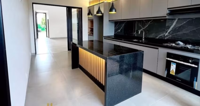 CASA TÉRREA CONDOMINIO SAN MARCO-PRONTA PARA MORAR-AMBIENTES INTERNOS:3 SUÍTES AMPLAS, CLIMATIZADAS E COM MÓVEIS PLANEJADOS- ESCRITÓRIO COM PLANEJADOS E AR-CONDICIONADO-LAVABO COM PIA EM MÁRMORE TRAVE