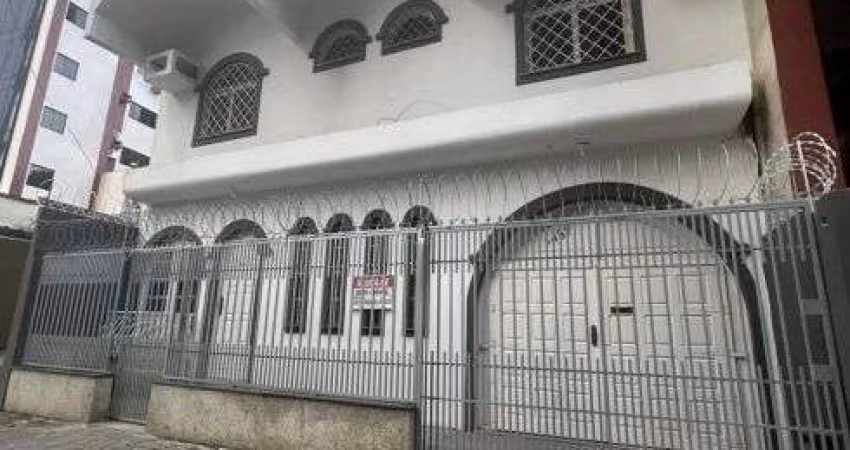 * Casa para fins residenciais ou comerciais em Nazaré