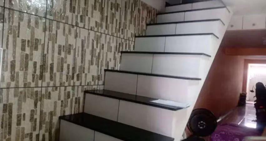 Casa de dois pavimentos 4 quartos em próximo ao matheus supermercado coqueiro - ananindeua - pa