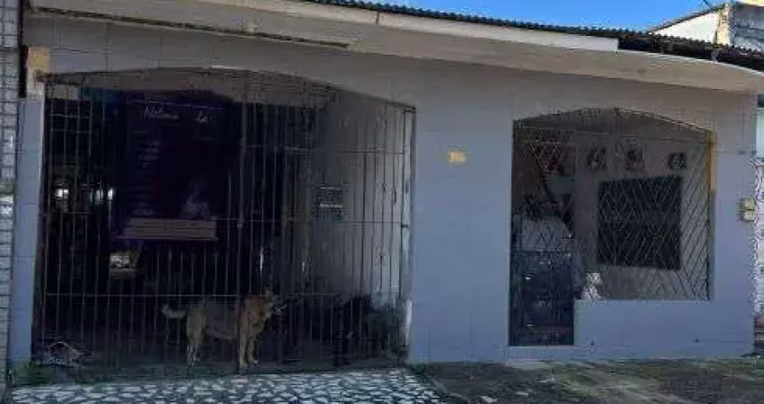 Jn vendo casa com quintal em ótima localização terreno com espaço para investir