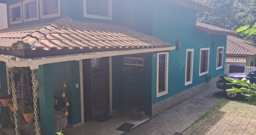 Belissima casa em condominio fechado