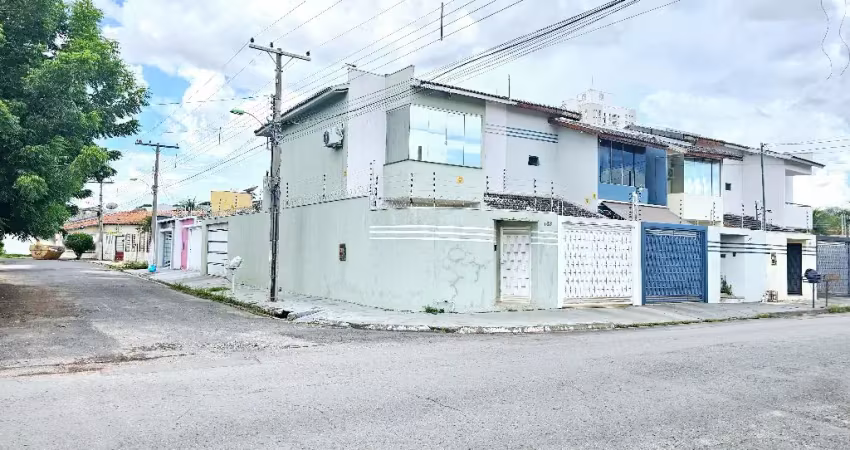 Sobrado a venda 3 quartos sendo 1 Suíte no Bairro Jardim Califórnia - Cuiabá - MT
