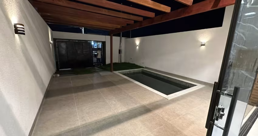 Casa com Piscina 3 quartos 1 Suíte Jardim Universitário - Cuiabá - MT