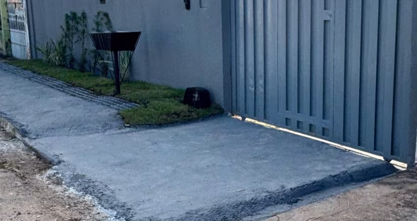 Sobrado com Piscina 3 quartos Sendo 3 Suítes Bairro Nossa Senhora Aparecida, Coxipó