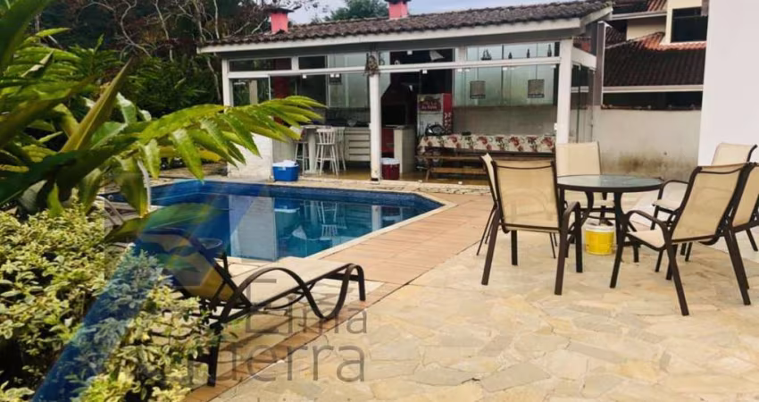 Ubatuba, Horto - Condomínio Villas, casa com 04 dormitórios, sendo 02 suítes e área de lazer.