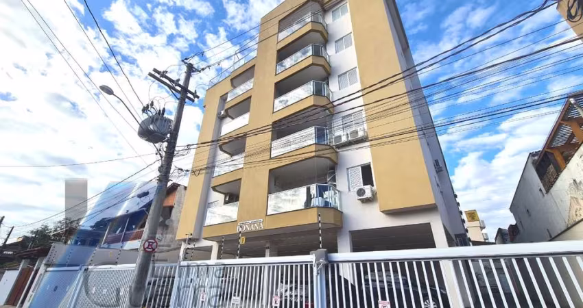 Ubatuba, Centro - Apartamento com 02 dormitórios, sendo 01 suíte e área de lazer.