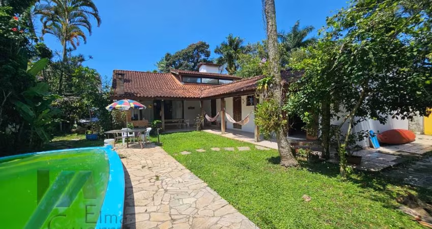 Ubatuba, Itaguá - Casa com Lazer e Espaço Gourmet, 05 dormitorios,sendo 03 suites - 228m2 de Construção.