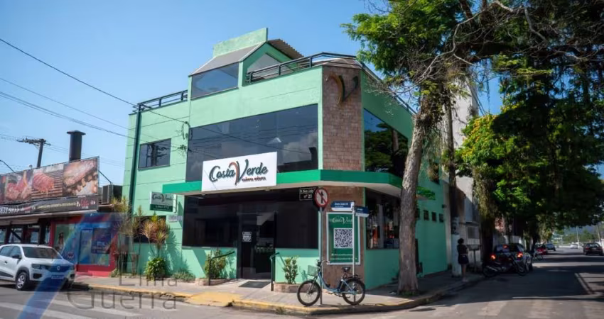Ubatuba, Centro - Imovel comercial, com 07 salas com elevador em funcionamento.