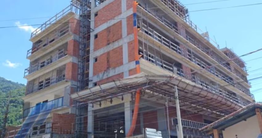 Ubatuba, Toninhas, Apartamento cobertura em construção com 03 suítes e área de lazer.