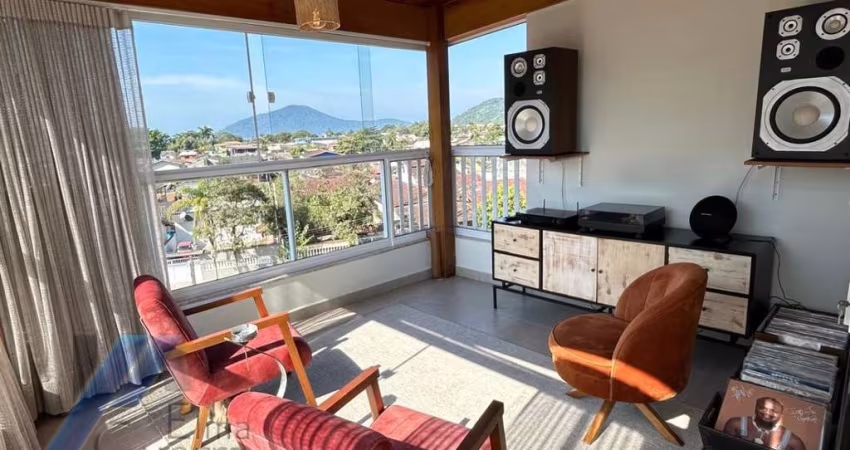 Ubatuba, Pereque-Açu - Apartamento com 02 suítes e vista para o mar.