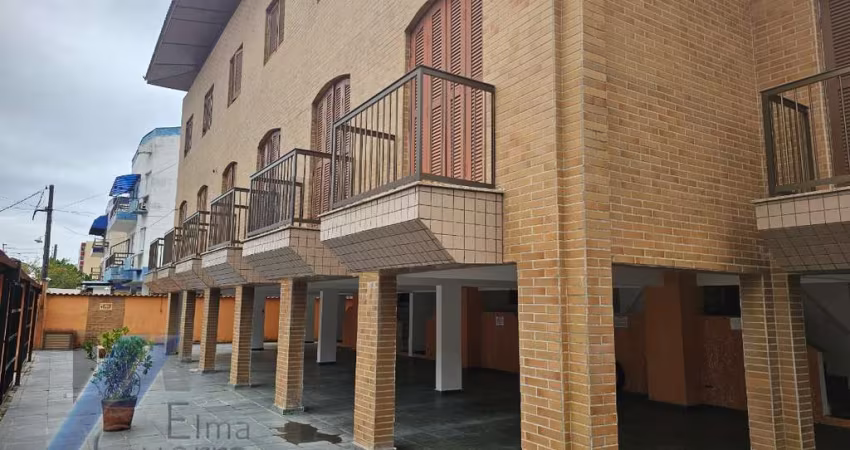 Ubatuba, Praia Grande - Apartamento com 01 dormitório,a 300 metros do mar.