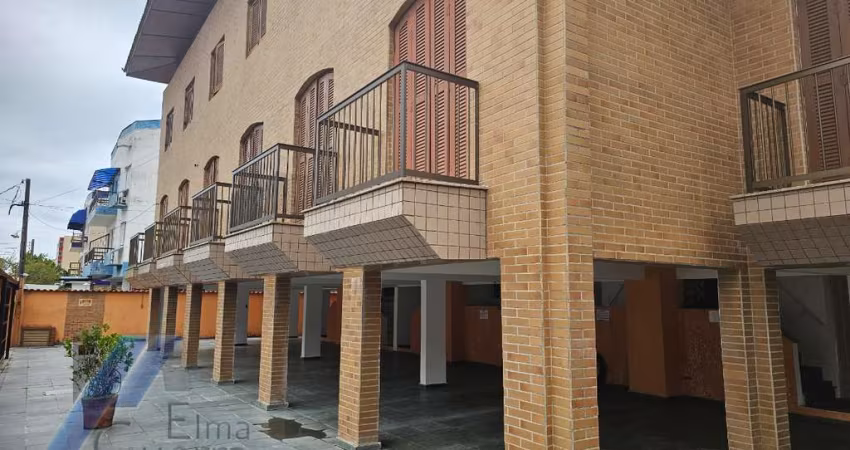 Ubatuba, Praia Grande - Apartamento com 01 dormitório a 300 metros do mar.