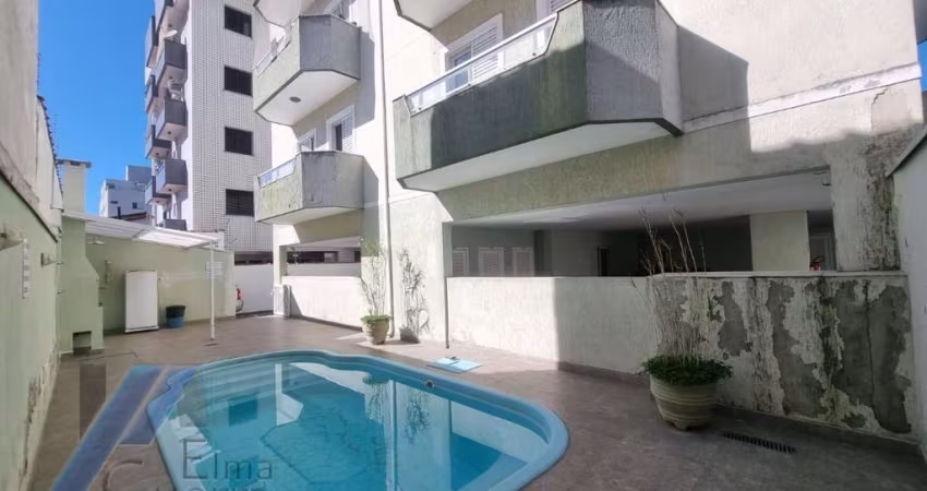 Ubatuba, Centro - Apartamento com 02 dormitórios, sendo 01 suíte e área de lazer.