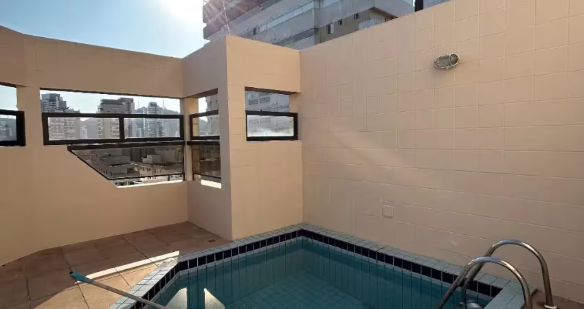 Cobertura com 250 metros quadrados, na quadra da praia, no gonzaga - santos - sp