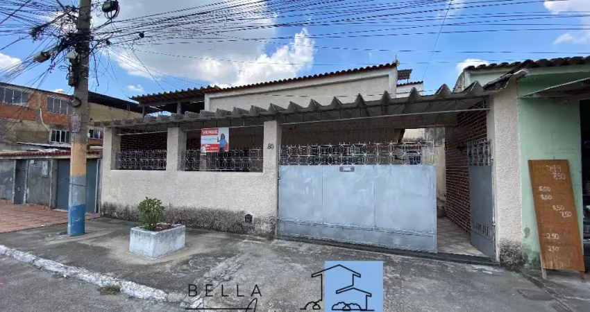 Casa com quintal e 2 quartos à venda na Vila Emil - Mesquita