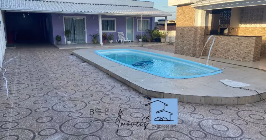 Casa com 3 quartos e Piscina + kitnet em Banco de Areia - Mesquita, RJ