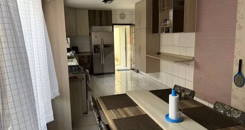 Sobrado à Venda em Presidente Altino com 3 dormitórios sendo 1 suíte,