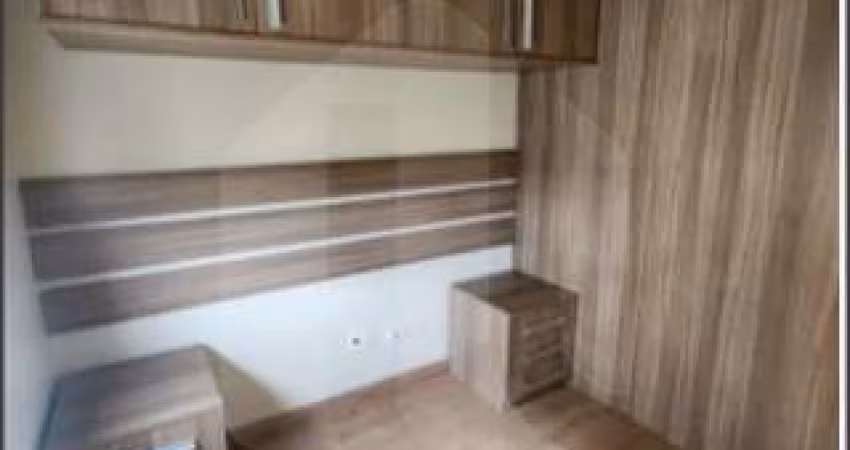 Lindo apartamento em Barueri, 57,30m2, 02 dormitórios com armários planejados,, suíte,  sala ampla, piso laminado, varanda, 02 banheiros, 02 vagas