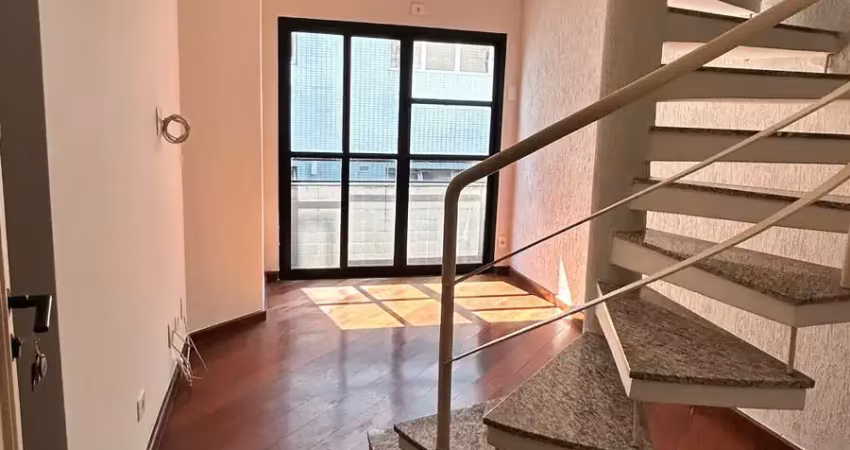 Vende-se Cobertura Duplex no Bairro Pompéia em Santos/SP