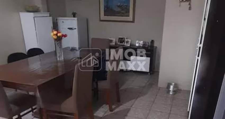 Casa à Venda em Sobradinho - 5 Dormitórios e 350m² por R$450k