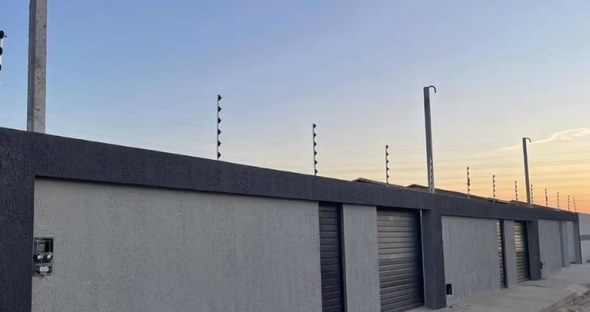 CASA NOVA COM 2/4 - TERRENO 10X20