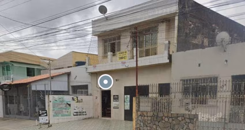 GALPÃO COM APARTAMENTOS NA MARACAJU