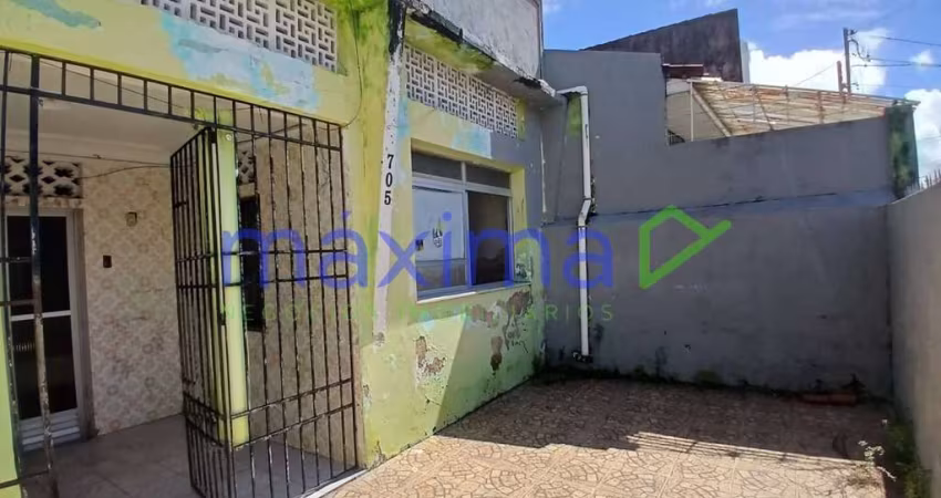 Casa à Venda na Rua Pernambuco, Siqueira Campos!