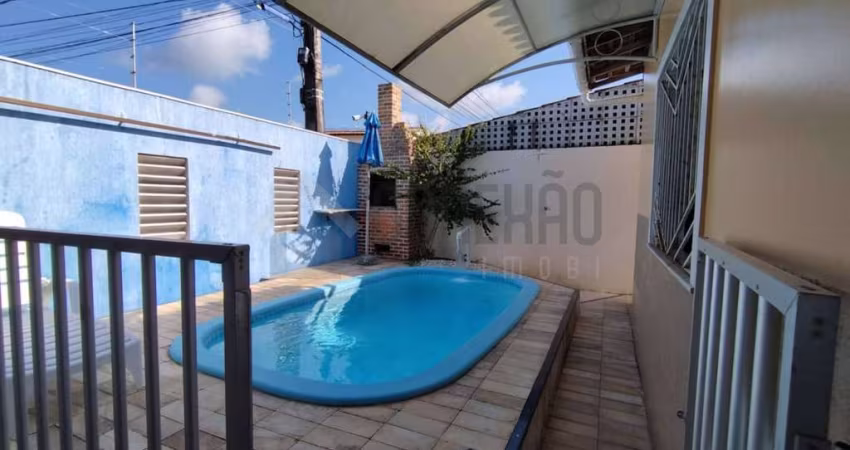 Casa no Bairro Aeroporto com piscina
