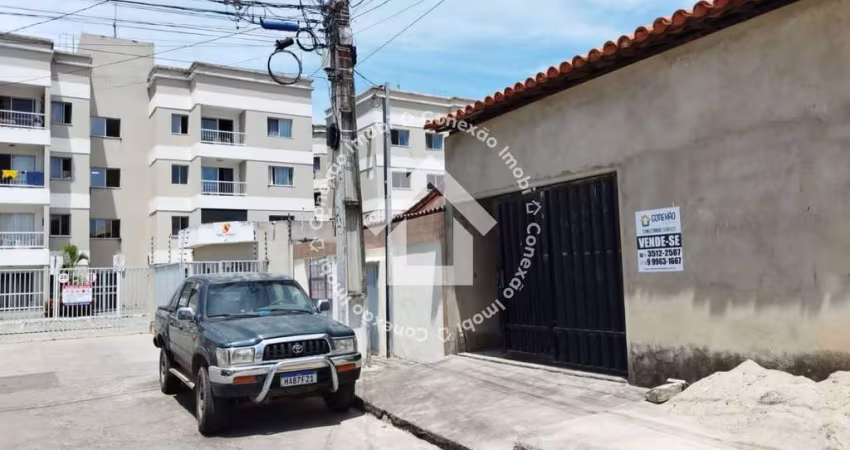 VENDE-SE casa com 2 quartos sendo 1 suíte no Bairro Aeroporto