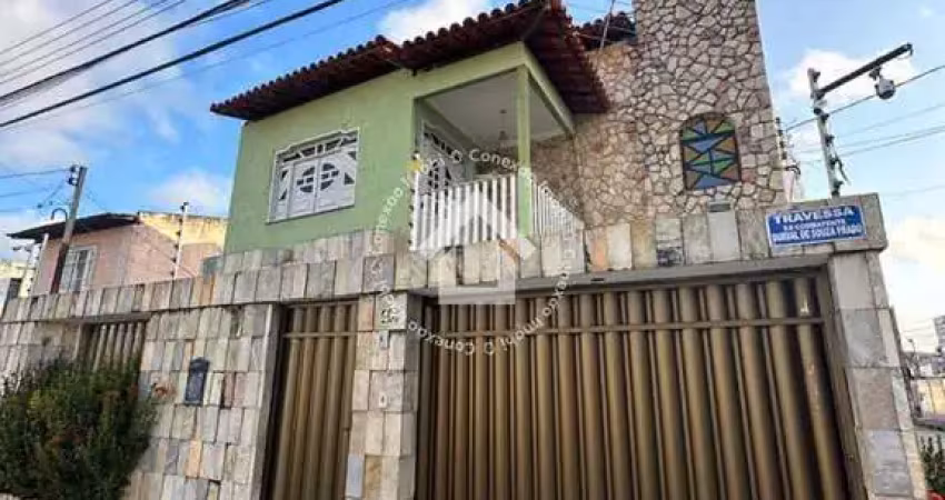Casa de Esquina no Bairro Aeroporto