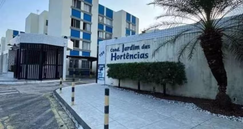 Apartamento à venda com 3 quartos no Condomínio Jardim das Hortências, Bairro Ponto Novo