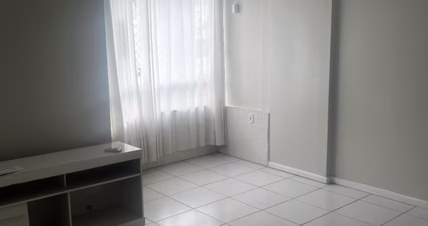 Apartamento para locação, 103m2, 3/4, suíte, 02 banheiros, 02 vagas de garagem