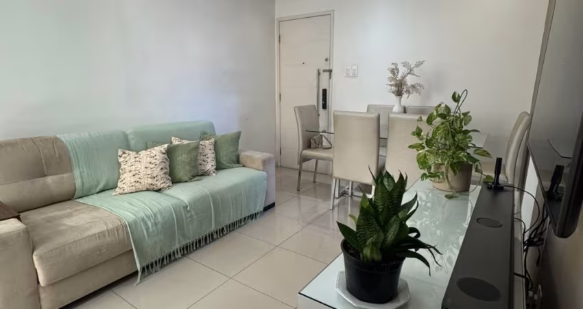 Apartamento à venda, 45m2, 2/4, varanda, suite, vaga de garagem
